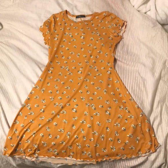 A dress - Picture 1 of 1